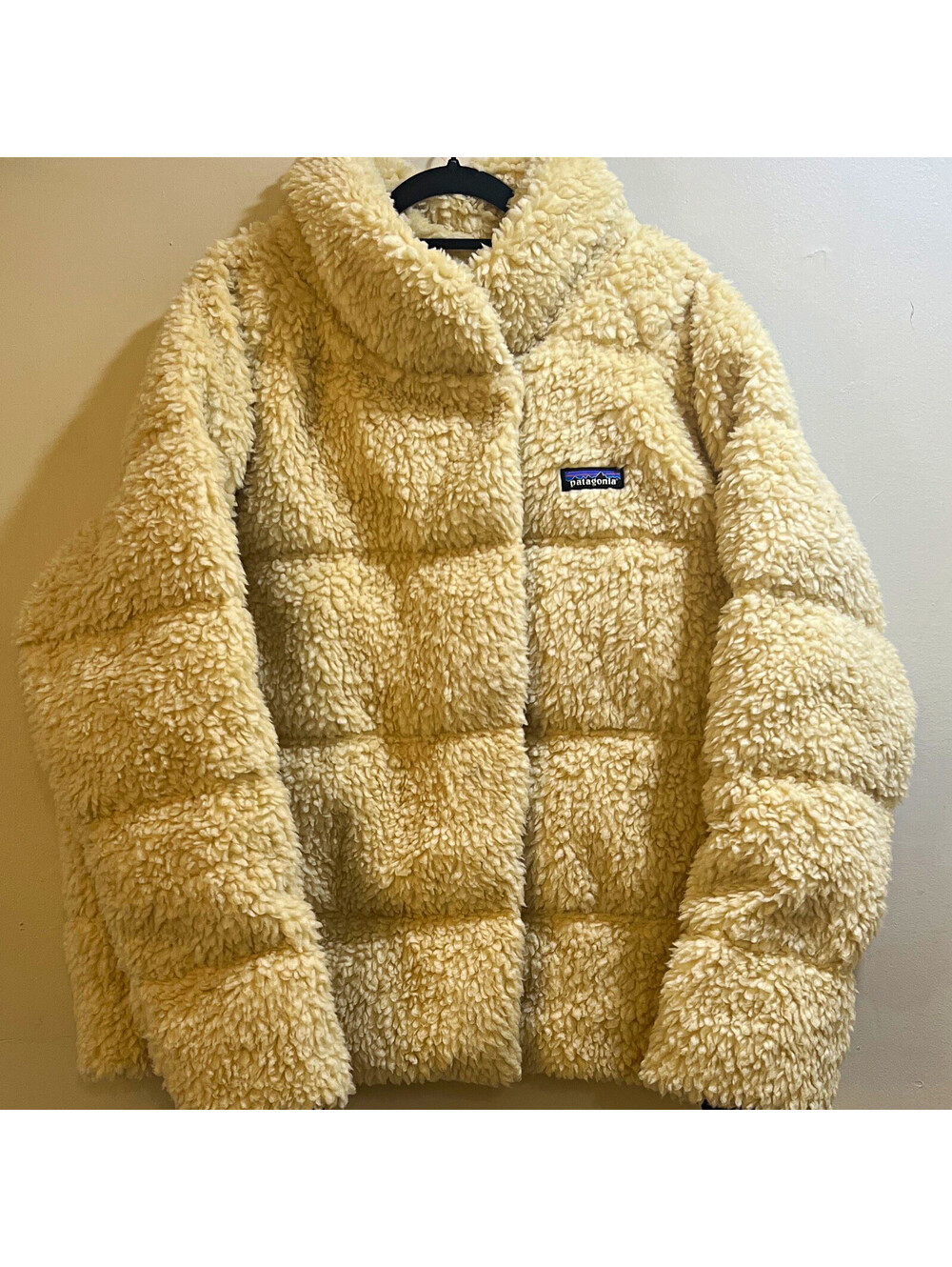 Patagonia Women's Beige Puffer Jacket XL Down Insulated Full Zip Logo